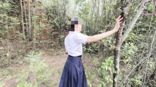 Thai student gets in the middle of the jungle of Thai outdoor sounds