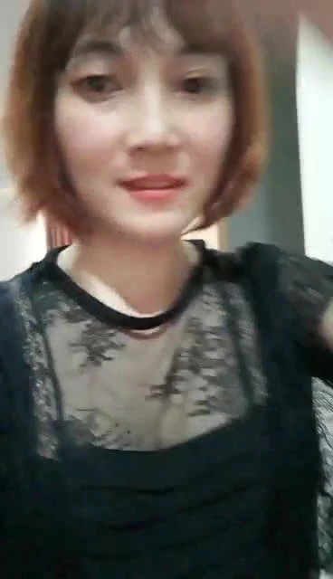 Vietnamese girlfriend getting dressed again